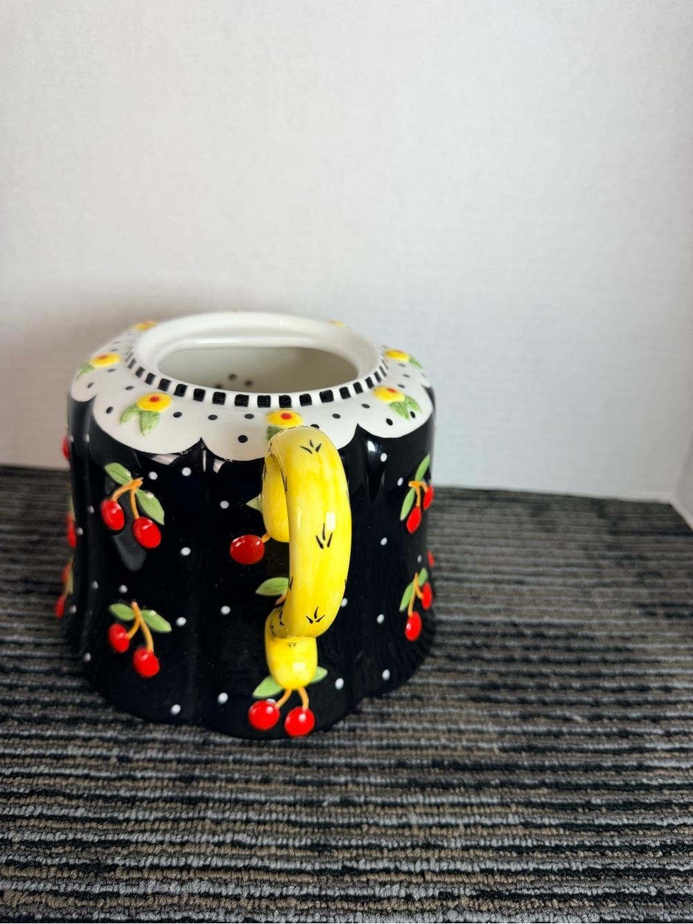 MARY ENGELBREIT CHERRY
TEAPOT - Picture 10 of 13